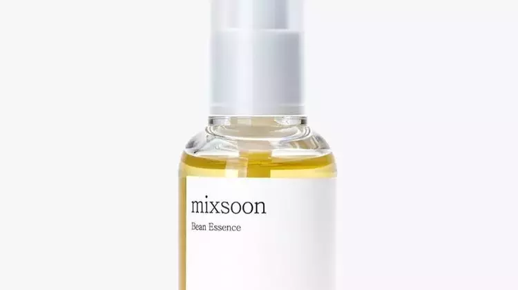 Essential Facial Elixirs for Lasting Hydration
