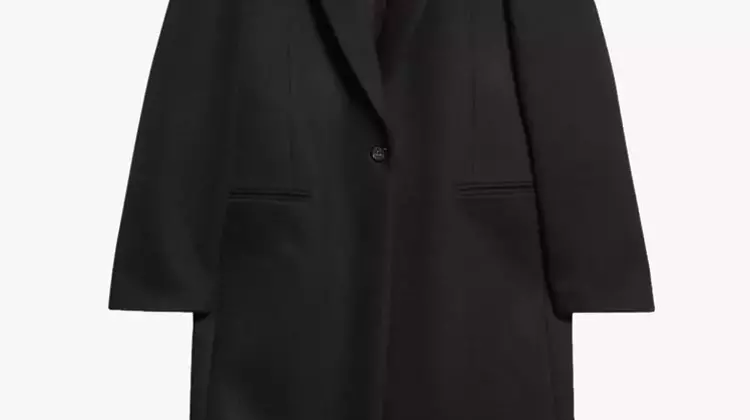 Recreating Carolyn Bessette-Kennedy's Iconic Wardrobe from 'Love Story'