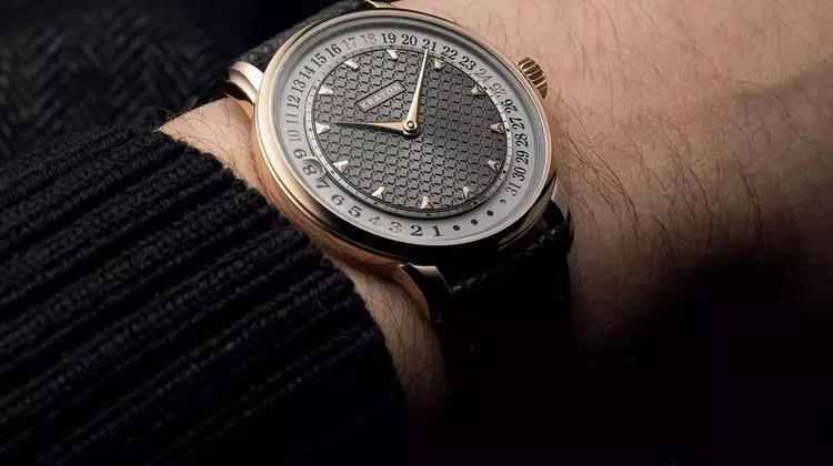 Krayon Anyday: A Rose Gold Mechanical Planner for the Wrist