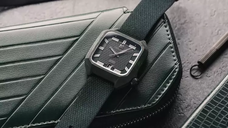 March LA.B Unveils Striking AM2 "Nyctalope" Carbon Watch