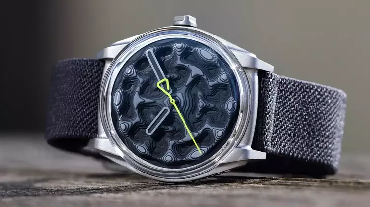 Kollokium Projekt 02 Variant B: A New Dimension in Watchmaking