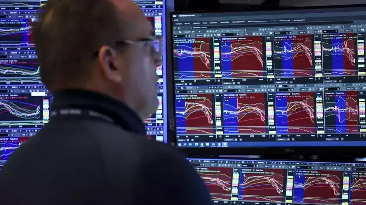 The Hidden Dangers of Private Credit: A Looming Crisis on Wall Street?