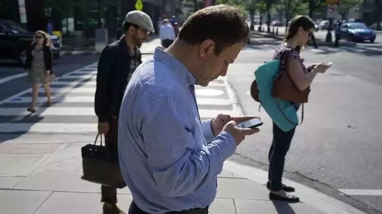 Government Agencies Purchase Citizen Data Without Warrants, Raising Privacy Concerns