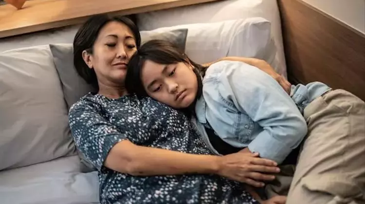 Understanding Teenagers' Bedtime Conversations: The 'Night Shift' Phenomenon