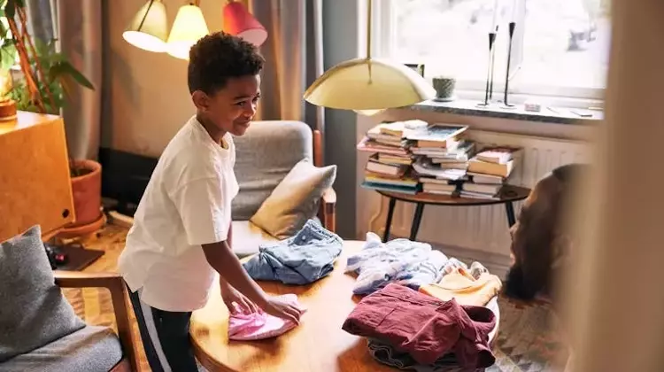 The Ongoing Debate: Do Children Still Contribute to Household Tasks?