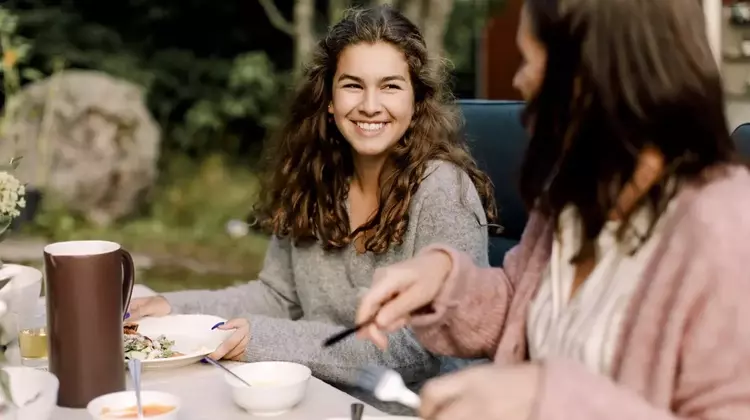 Strengthening Bonds: Activities for Mothers and Teenage Daughters