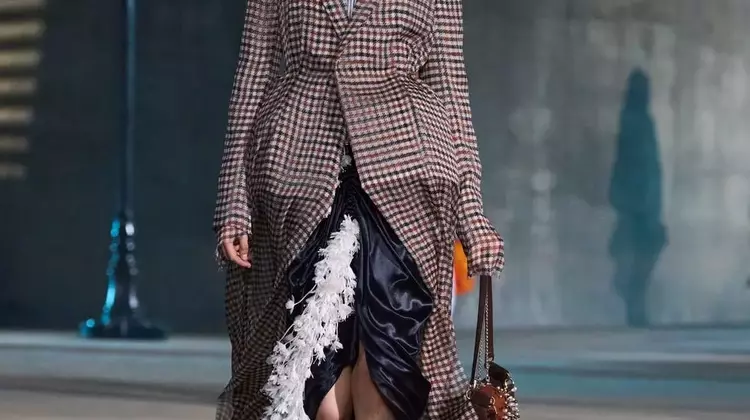Dior Cruise Collection Blends Hollywood Glamour with Fashion Heritage