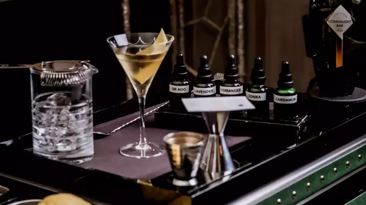 The Resurgence of Martini Trolleys: A Nod to Classic Sophistication and Interactive Dining