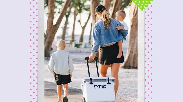 Scary Mommy's 2026 Reader's Choice Awards for Top Lifestyle Cooler Brands