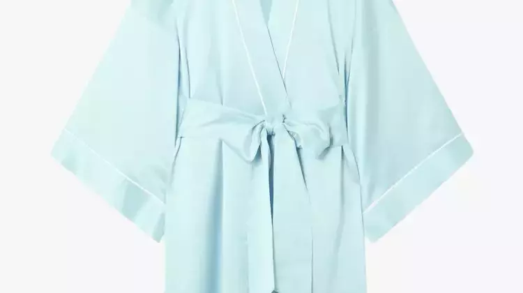 Chic Bridesmaid Robes: Essential Attire for Pre-Wedding Festivities