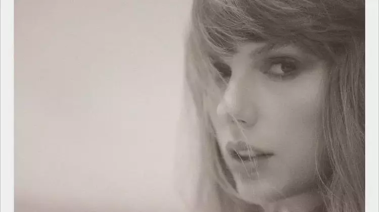 The Ultimate Gift Guide for Taylor Swift Fans