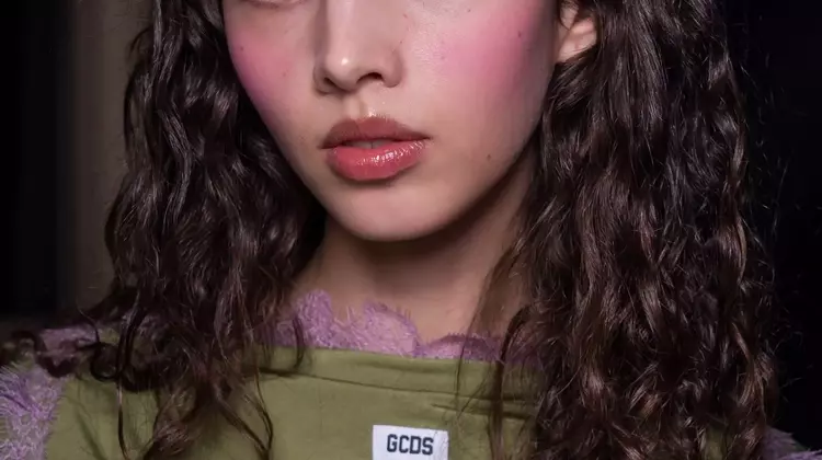 Popsicle Lips: The Effortless Summer Beauty Trend