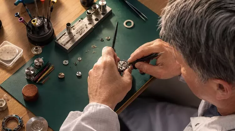 Bringing Timepieces Back to Life: A Comprehensive Guide to Watch Repair and Restoration