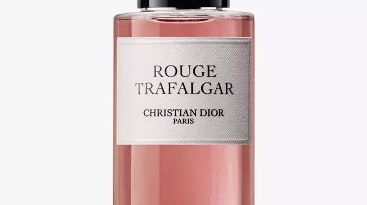 The Allure of Modern Fruity Perfumes: A Guide to Chic Scents