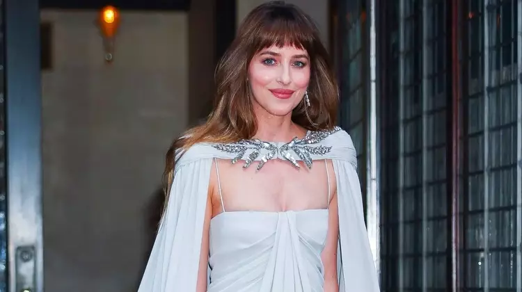 Embracing the Golden Hour Brunette: A Summer Hair Color Trend