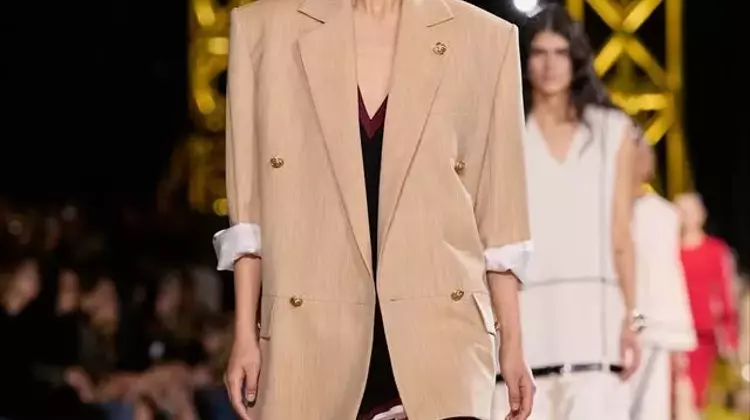 The Resurgence of the Dropped Waistline: A Century-Old Fashion Statement