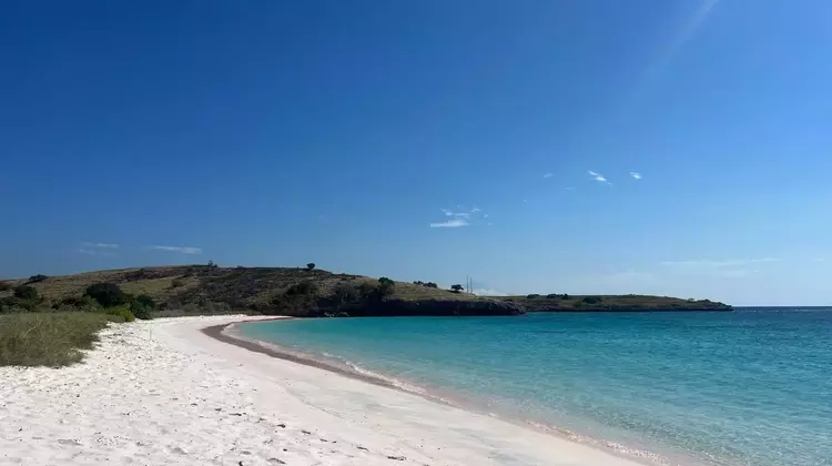Sailing Through Komodo: A Luxurious Escape on a Traditional Phinisi