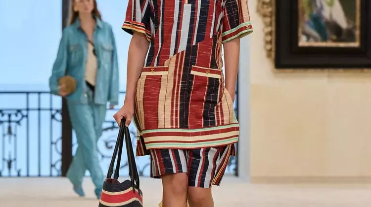 Dua Lipa's Grand Chanel Tote: The Ultimate Travel Companion