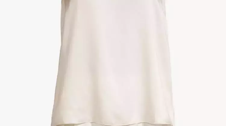 Elegant Bridal Attire for Your Wedding Day Preparations