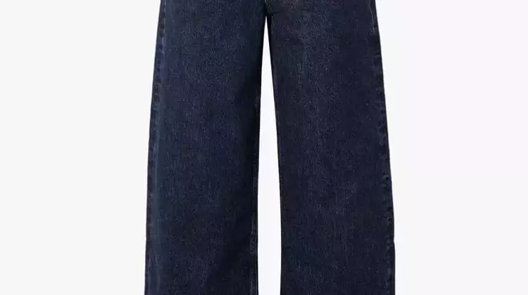 Mastering the Wide-Leg Jean: A Comprehensive Style Guide