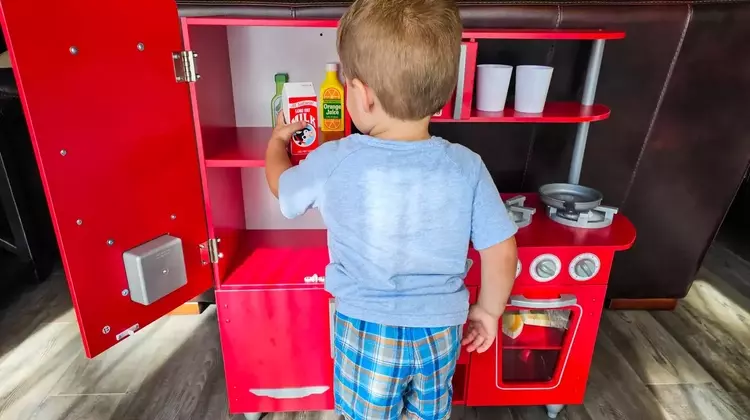 Top Play Kitchens for Imaginative Young Minds