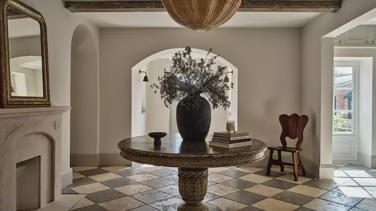 The Resurgence of 'Dumb Homes': A Tech-Free Approach to Interior Design