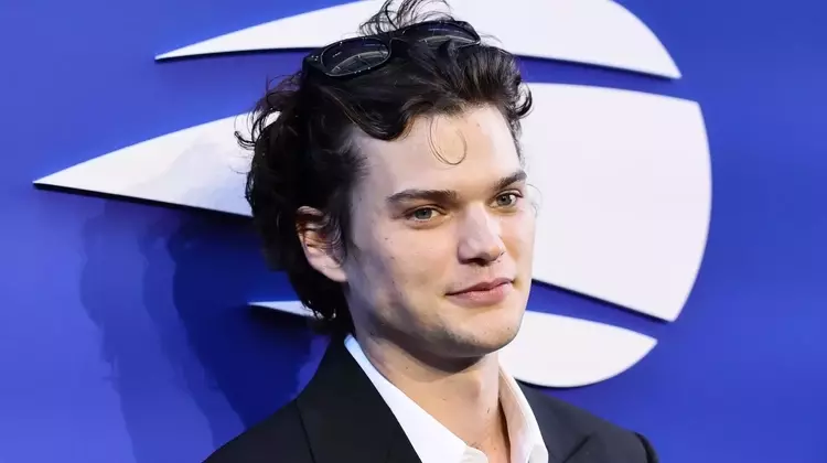 Homer Gere Embraces the Forehead Curl Trend
