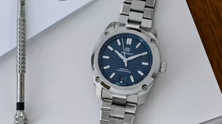 Formex Essence 39mm Automatic COSC: Enhanced Design and Performance
