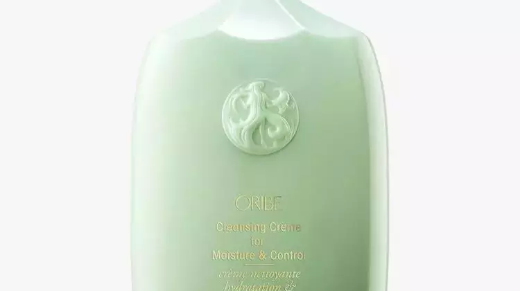 Achieve Smooth, Frizz-Free Hair: Expert-Recommended Shampoos