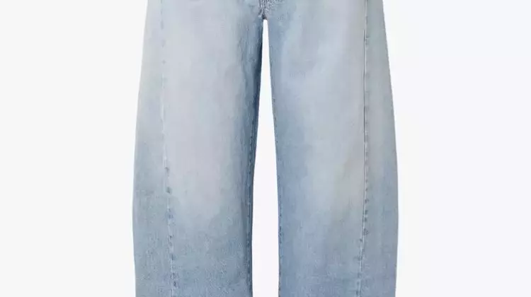 Embrace the "Barrel" Trend: Six Chic Ways to Style Barrel-Leg Jeans