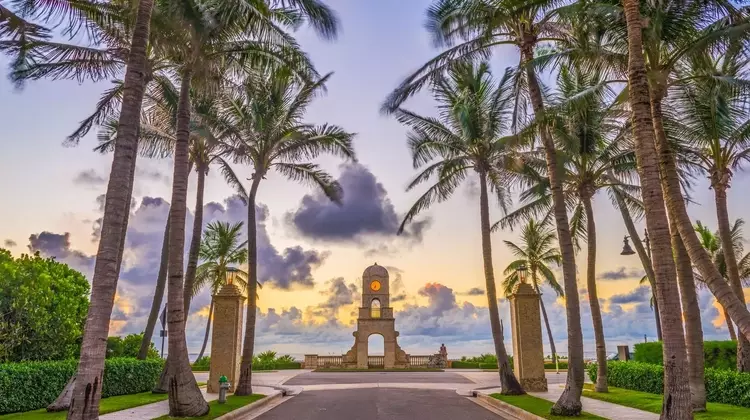A Connoisseur's Guide to Palm Beach: Hotels, Cuisine, and Cultural Delights
