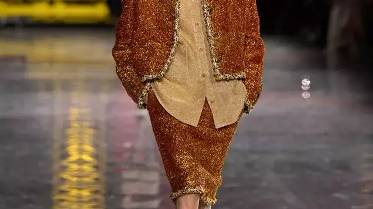 Two-Tone Footwear: A Timeless Fashion Statement