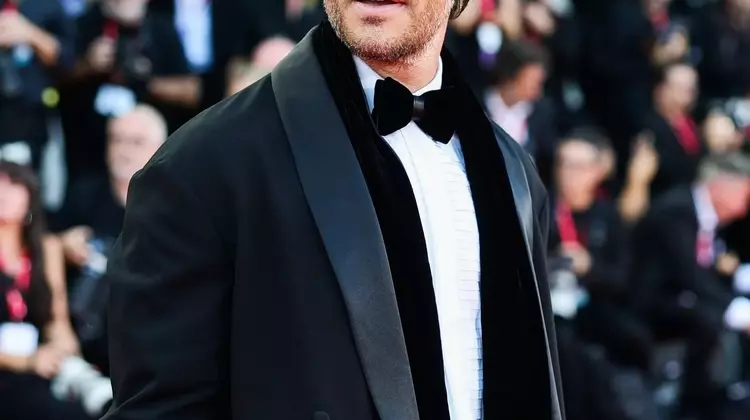 The Allure of the 'Heartthrob Fringe': Venice Film Festival's Hottest Hair Trend