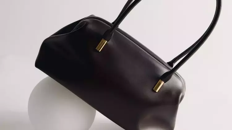 The Verafied Club Bag: A Timeless Accessory for Every Occasion