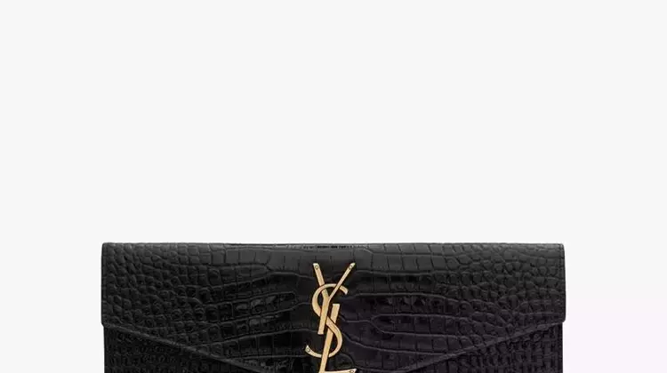 The Allure of the Petite Pouch: Embracing Minimalism with Small Handbags