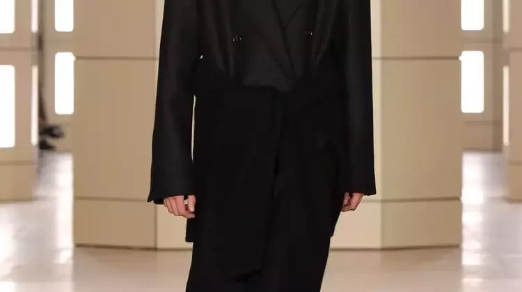COS Fall 2026 Ready-to-Wear Collection Unveiled