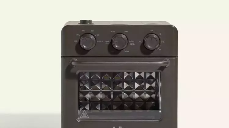 The Wonder Oven: A Lifesaver for Ovenless Living